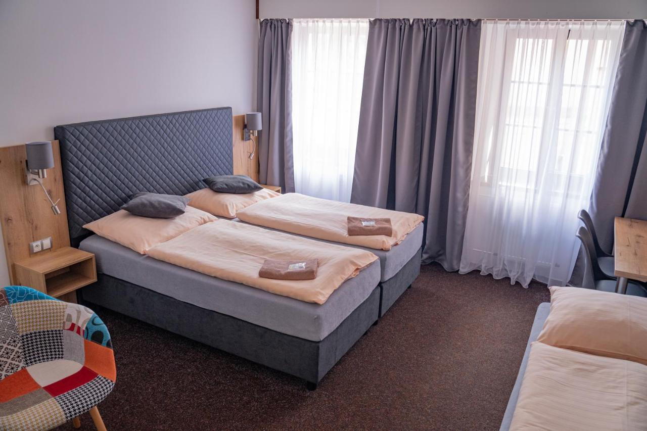Hotel Zlata Labut Králíky Bagian luar foto